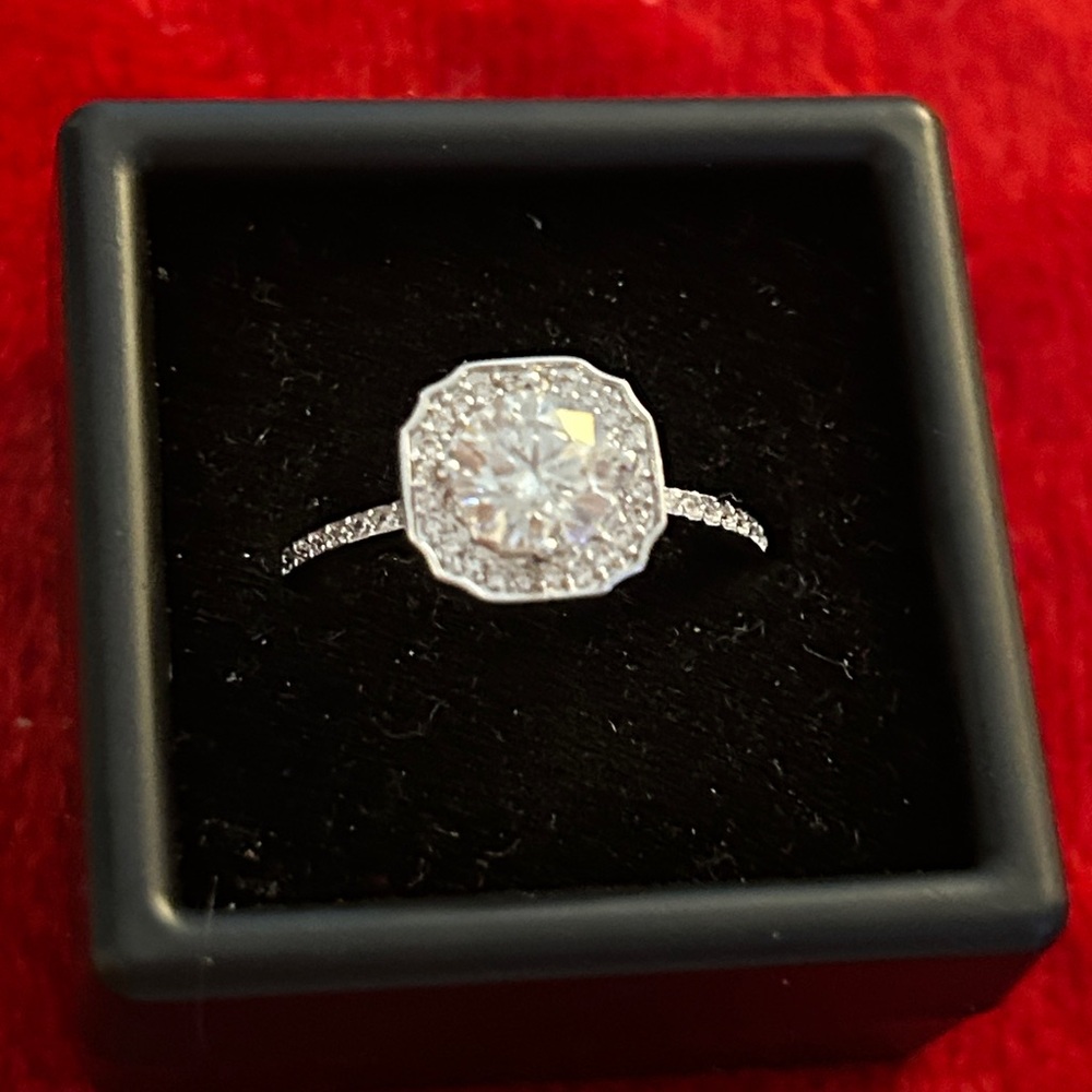 Luxury‎ Moissanite Diamond hexagon engagement ring size 9